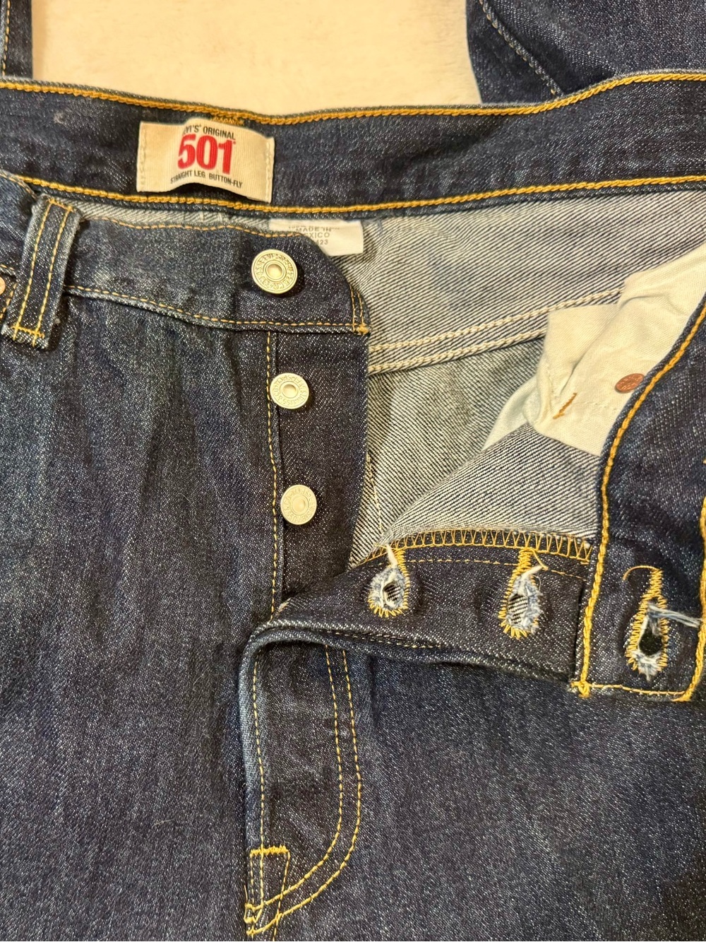 2000’s Levi's 501 Button-Fly Jeans 36W 34L